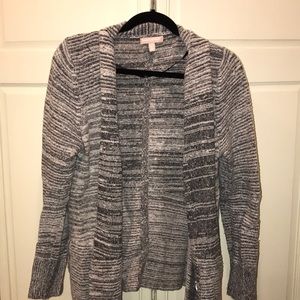 banana republic gray longsleeve sweater w/ pockets